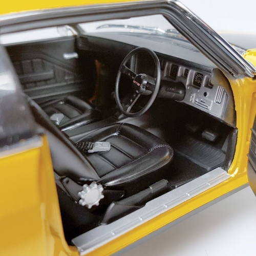 Holden HQ Monaro GTS Coupe Mustard (350ci Engine)