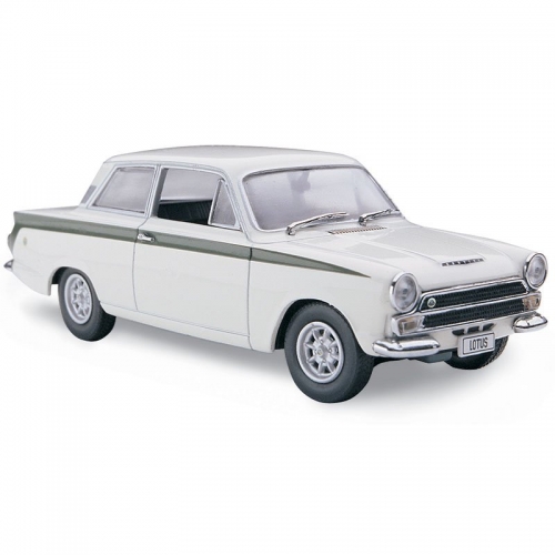 1965 Cortina 'Ermine White'